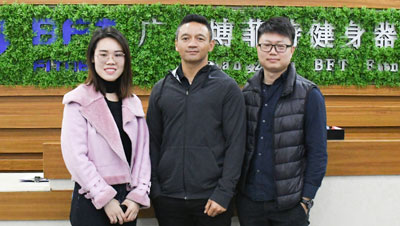 卡塔尔客户开健身房采购香蕉成人APP健身器械