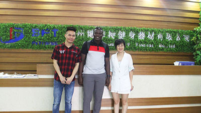 加纳老客户再次采购香蕉成人APP健身器材