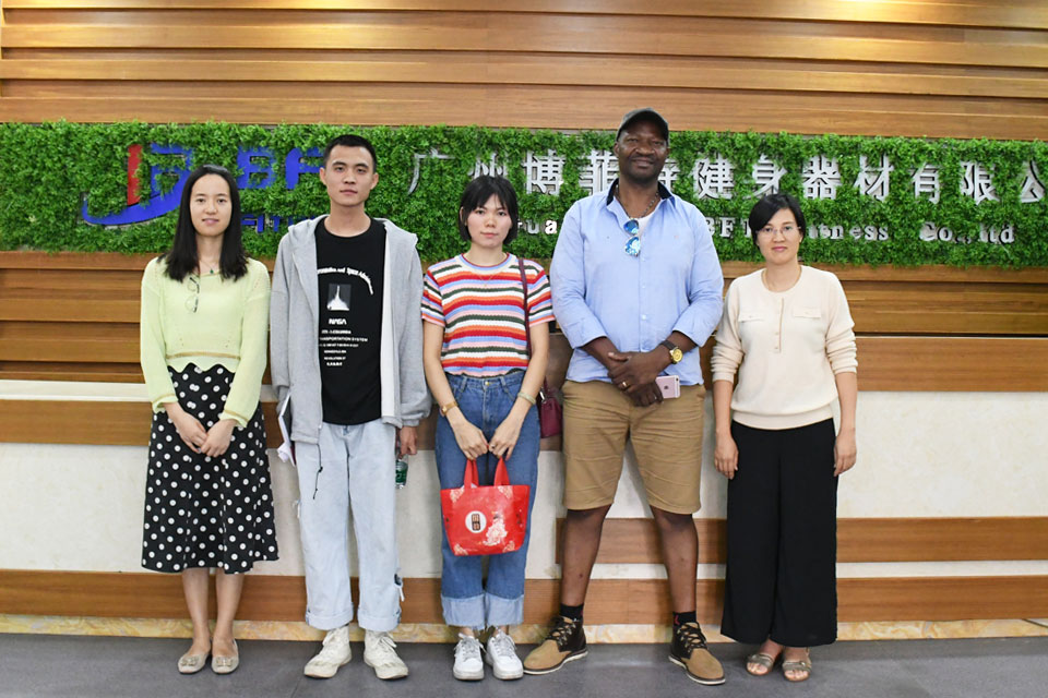 莫桑比克来中国找香蕉视频成人版在线观看