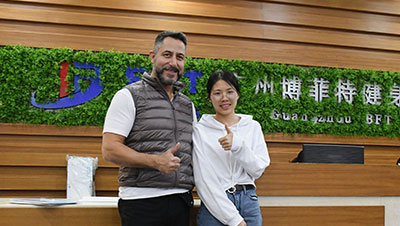 美国客户采购香蕉成人APP健身房器材