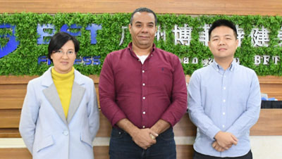 埃及客户进口中国香蕉成人APP品牌商用健身设备